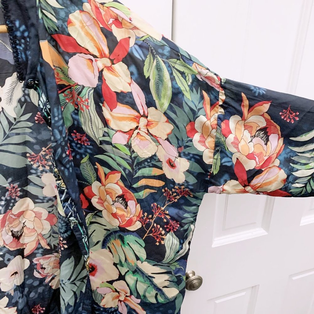 Johnny Was Nelia Floral-Print Button-Front Long-Sleeve Silk Shirt - Picture 9 of 16